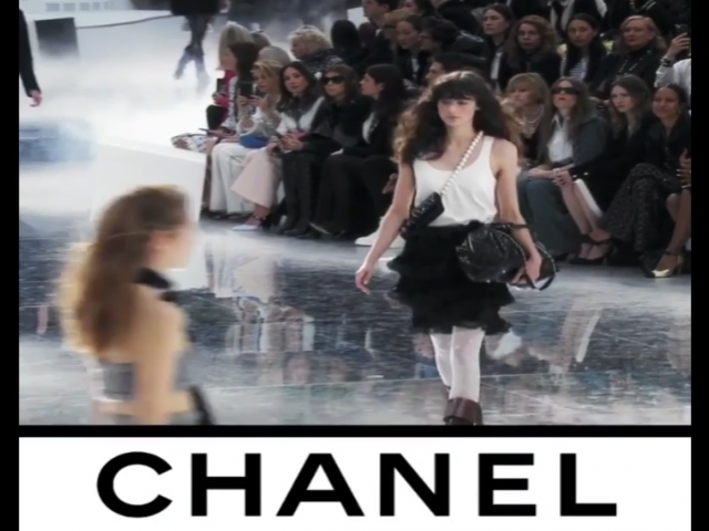 CHANEL MONA ile GIGI ve HYUNJI 2020/21 PARİS' TEKİ SONBAHAR-KIŞ DEFİLESİNDEN